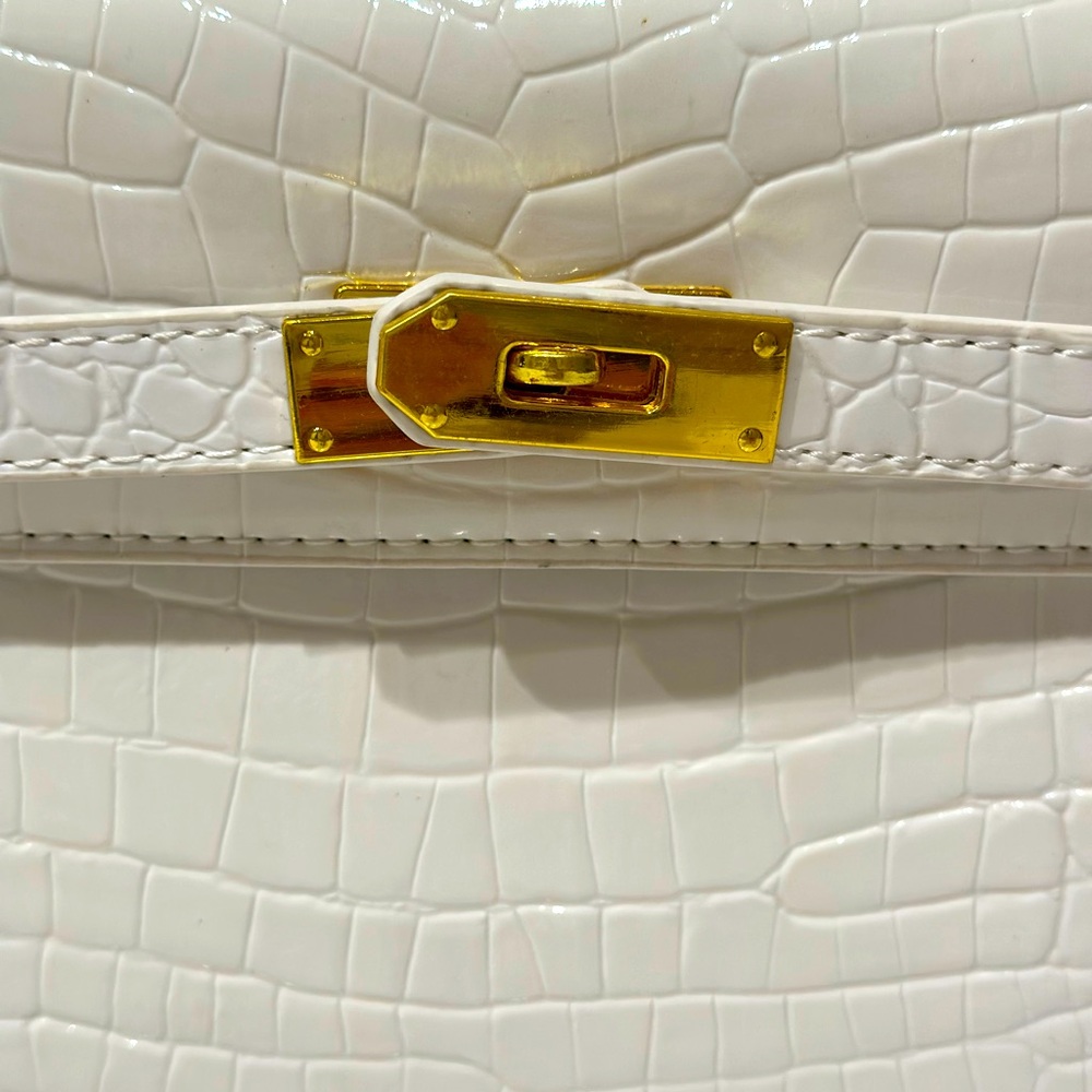 Small White Crocodile Texture Effect Mini Handbag - image 4